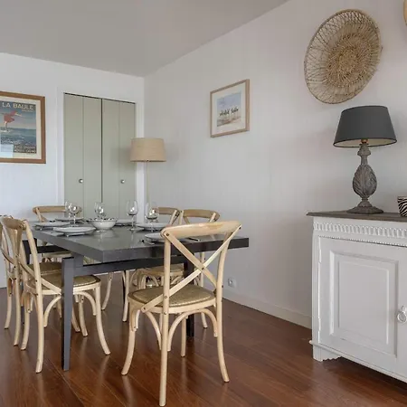 Apartment Magnifique Vue Mer En Bord De Plage!